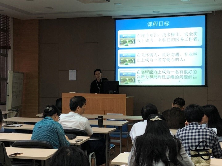 “一路走，一路带，一路话秋实”――女同av